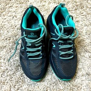 Brand new never worn Magellan Outdoors women’s tennis shoes size 6.5